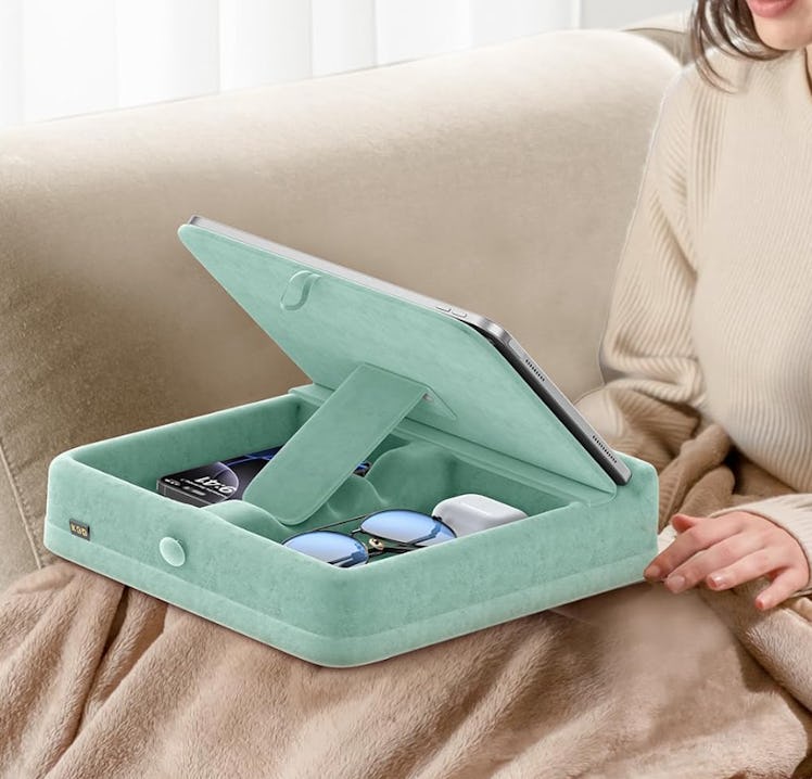 KDD Tablet Pillow Stand 