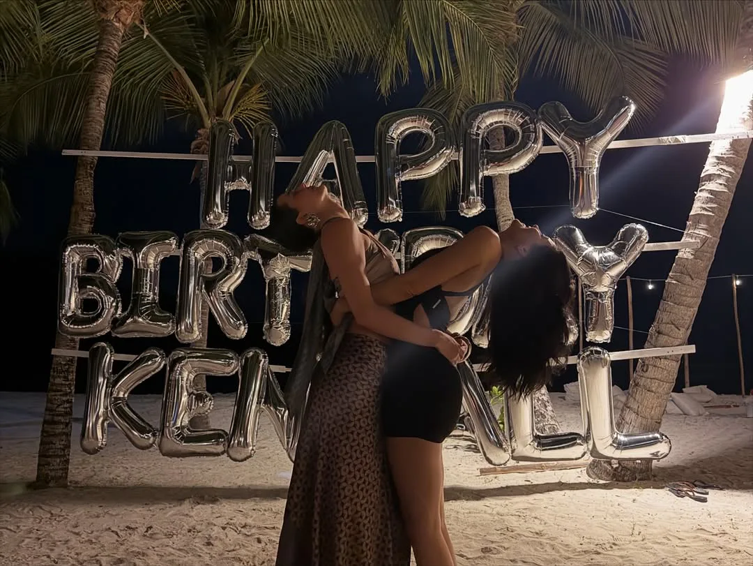 Inside Kendall Jenner's 30th Birthday Party With Kylie, Kim, & Hailey Bieber Inside Kendall Jenner's 30th Birthday Party With Kylie, Kim, & Hailey Bieber