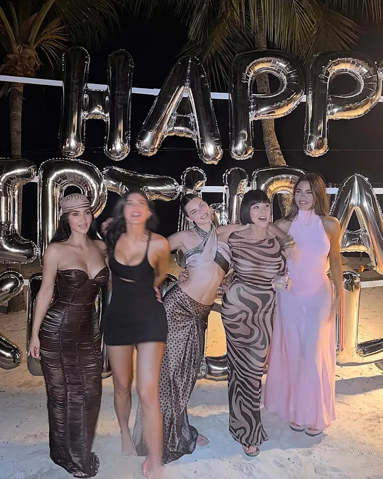 Inside Kendall Jenner's 30th Birthday Party With Kylie, Kim, & Hailey Bieber Inside Kendall Jenner's 30th Birthday Party With Kylie, Kim, & Hailey Bieber