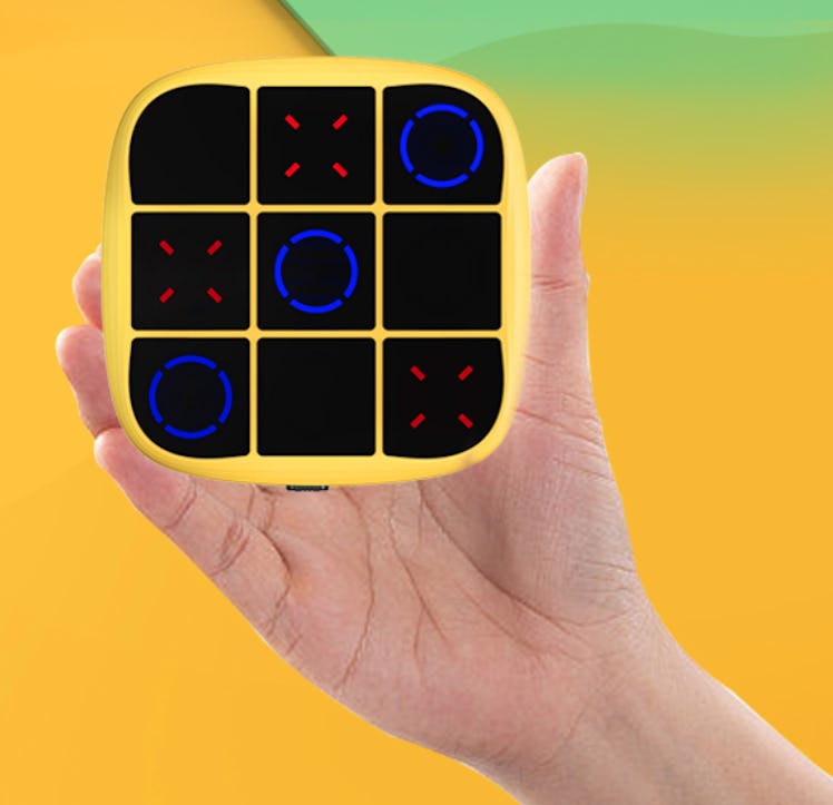 KOQQQ Handheld Tic-Tac-Toe