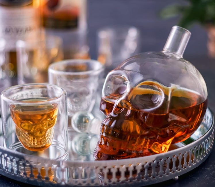 OS Oak & Steel ENGLAND Skull Decanter Set (7 Pieces)