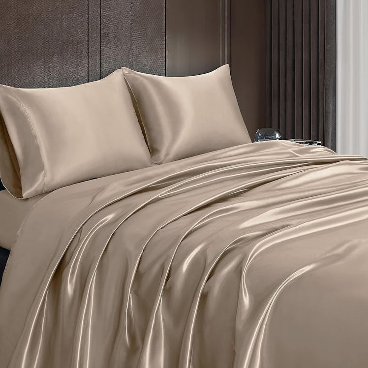 Homiest Satin Bedding Set (4 Pieces)