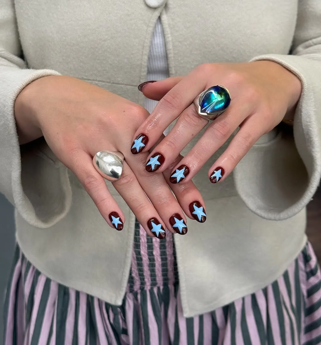 Nail art with stars.