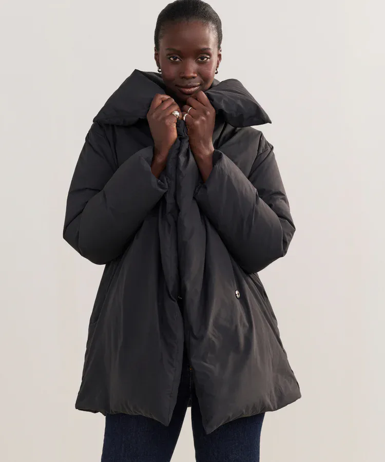 apres-coat-black-1_900x900.webp