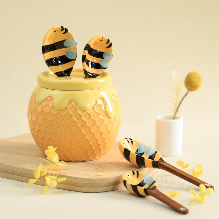 Sizikato Bees Porcelain Measuring Spoons with Base