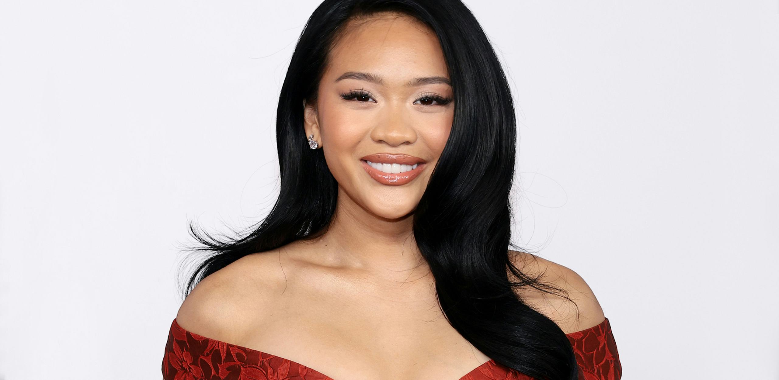 Suni Lee Has Her Blush & Bronzer Combo On Lock