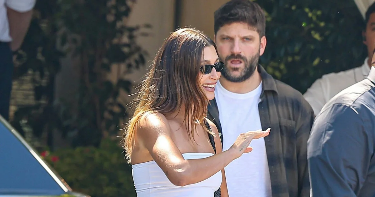 Top 5 Denim Trends Celebrities Wear That Never Go Out Of Style Top 5 Denim Trends Celebrities Wear That Never Go Out Of Style