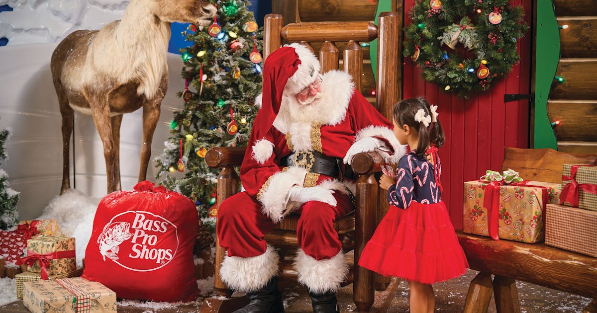 It's Time We Talk About It: Bass Pro Shops Is *The* Place To Visit Santa