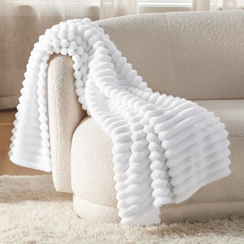 Bedsure Fleece Throw Blanket