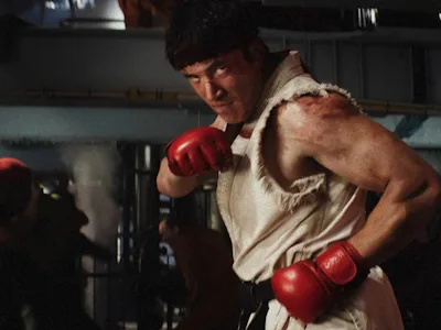 Ryu, interpretado por Andrew Koji, en una escena de Street Fighter