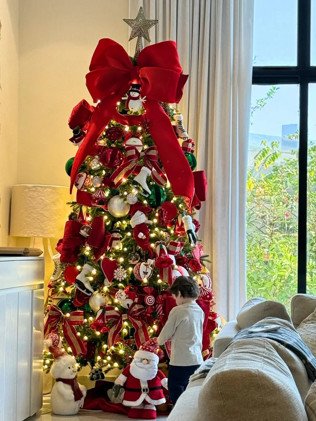lindsay lohan falling for christmas red dress help me find Lindsay Lohan's dress from "Falling for Christmas" :  r/findfashion