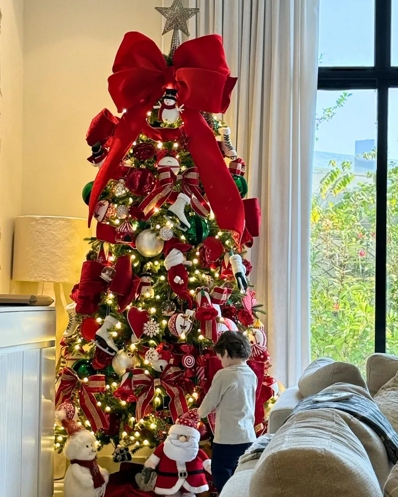 lindsay lohan falling for christmas red dress help me find Lindsay Lohan's dress from "Falling for Christmas" : r/findfashion