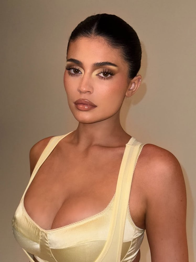 How to recreate Kylie Jenner's "butter glam" makeup.