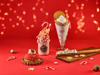 A review of the Snickerdoodle Crepe, one of Universal Orlando's 2025 holiday treats.