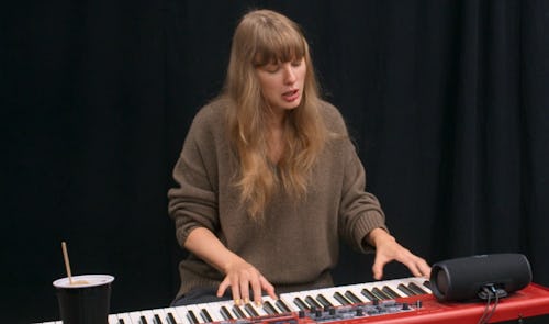 The Taylor Swift Surprise Song Mashup That Made Her Whole Family Cry