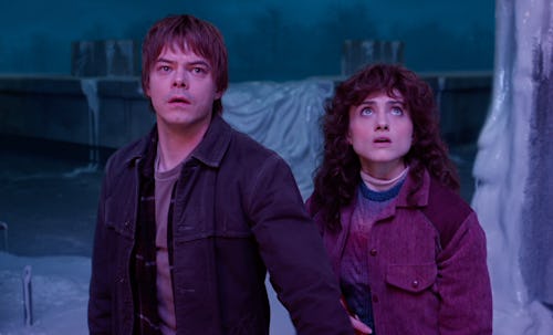 Jonathan & Nancy's Breakup In 'Stranger Things' Is Confusing Fans
