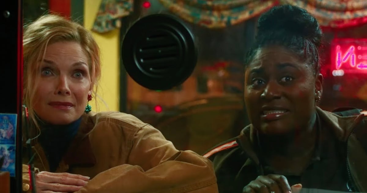 7 New Christmas Movies Starring Absolute Icons Of The '90s & '00s