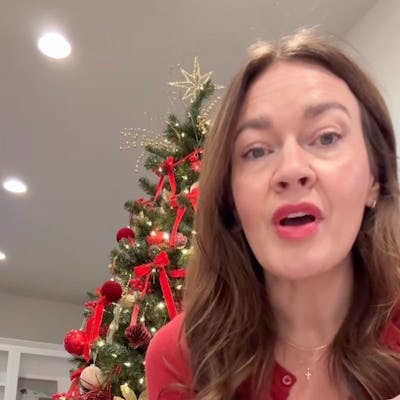 This Woman Shared That She Gets A Dumpster For Her Neighbors Every Christmas