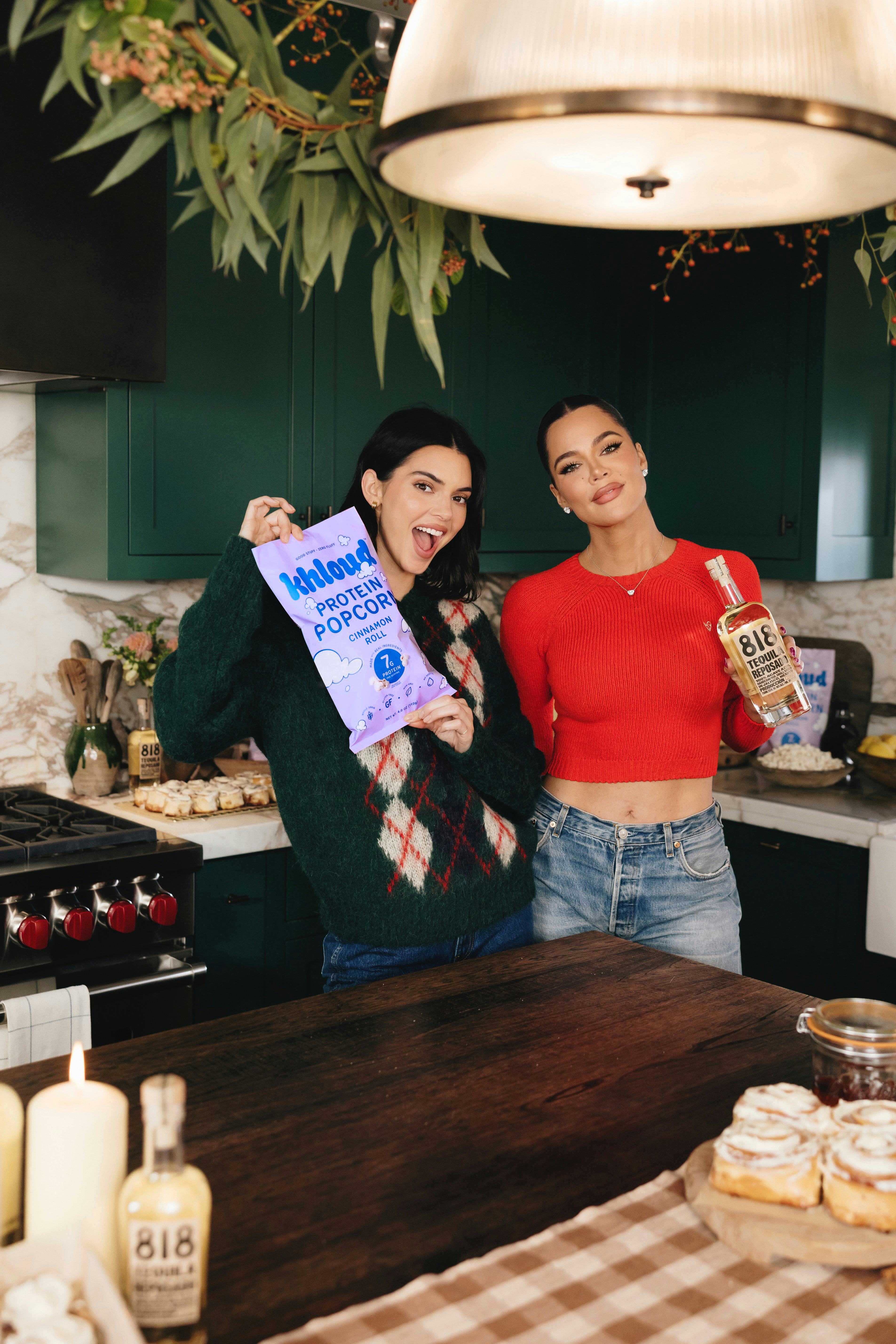 I tried Khloe Kardashian's new cinnamon roll Khloud popcorn. 