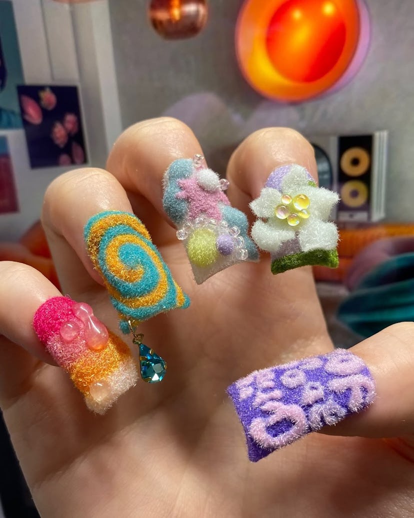 Fluffy nail trend