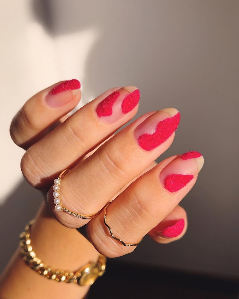 Fluffy nail trend