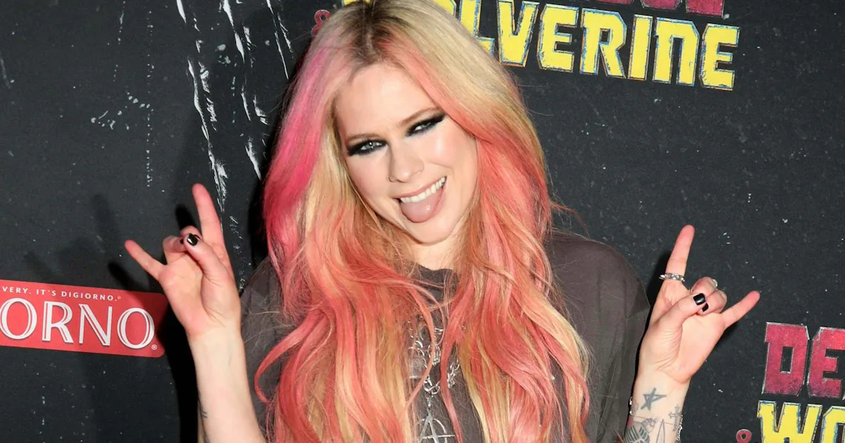 Avril Lavigne Will Finally Perform At Warped Tour avril-lavigne-will-finally-perform-at-warped-tour