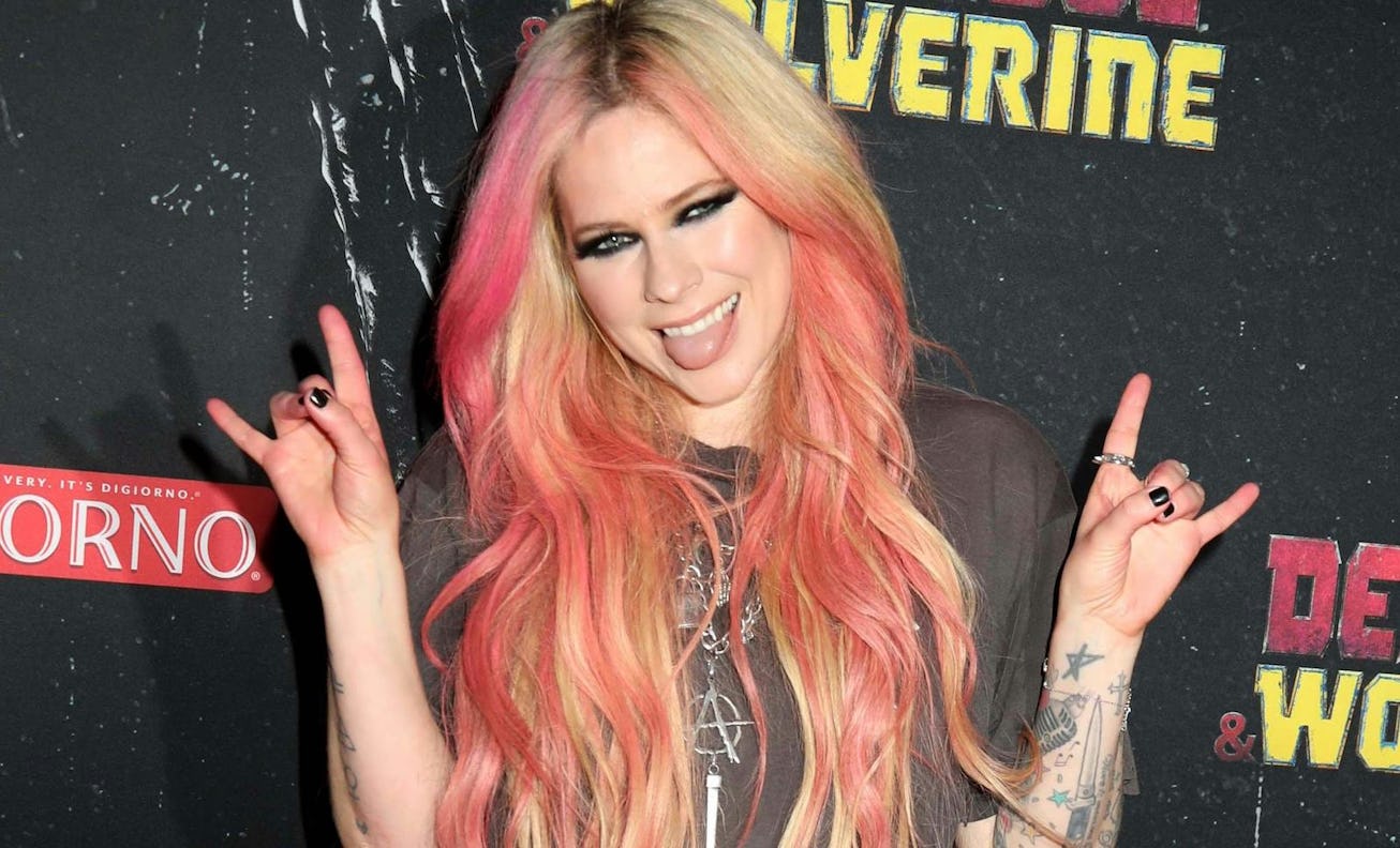 Avril Lavigne will perform at the 2025 Warped Tour.