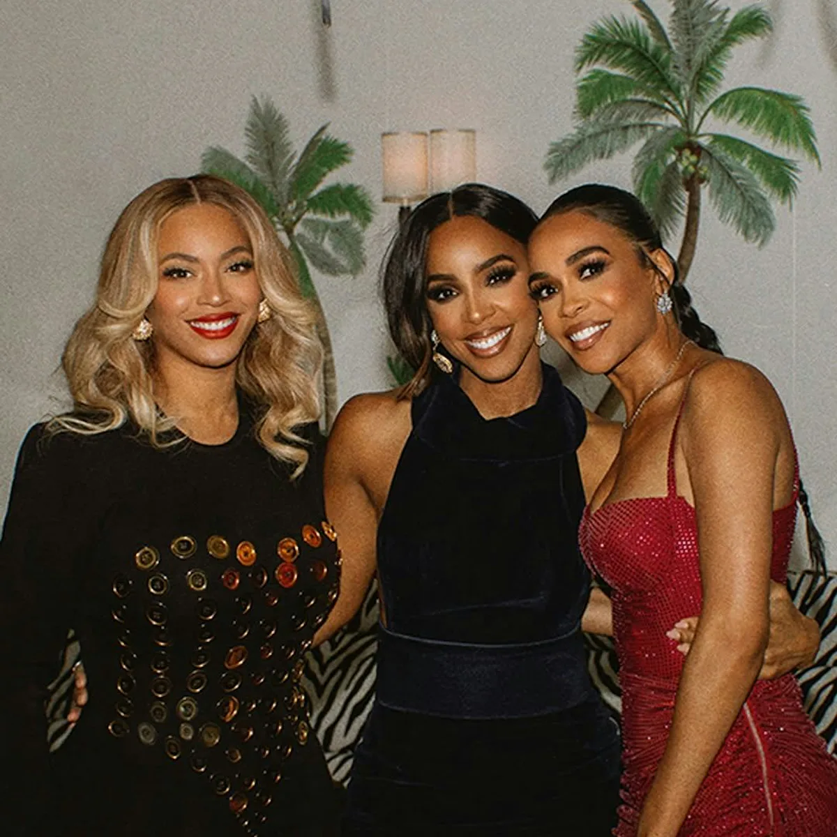 Beyonc Wears a Piece of Black Fashion History for a Destiny's Child Reunion Beyonc Wears a Piece of Black Fashion History for a Destiny's Child Reunion