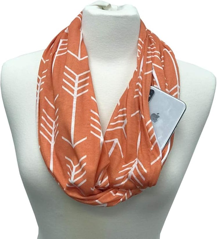 Pop Fashion Arrow Pattern Infinity Scarf