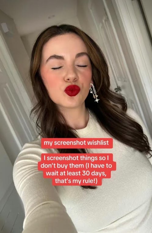 On TikTok, people are saving money with the screenshotting method.