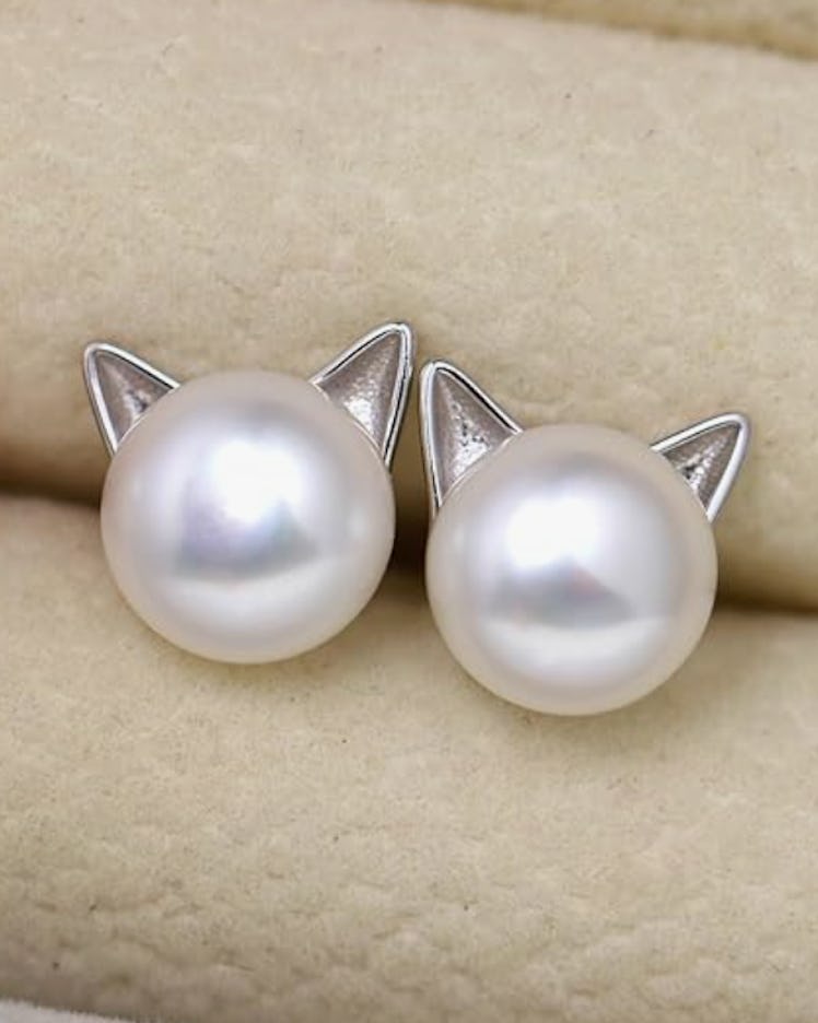 Wicary Cat Pearl Earrings