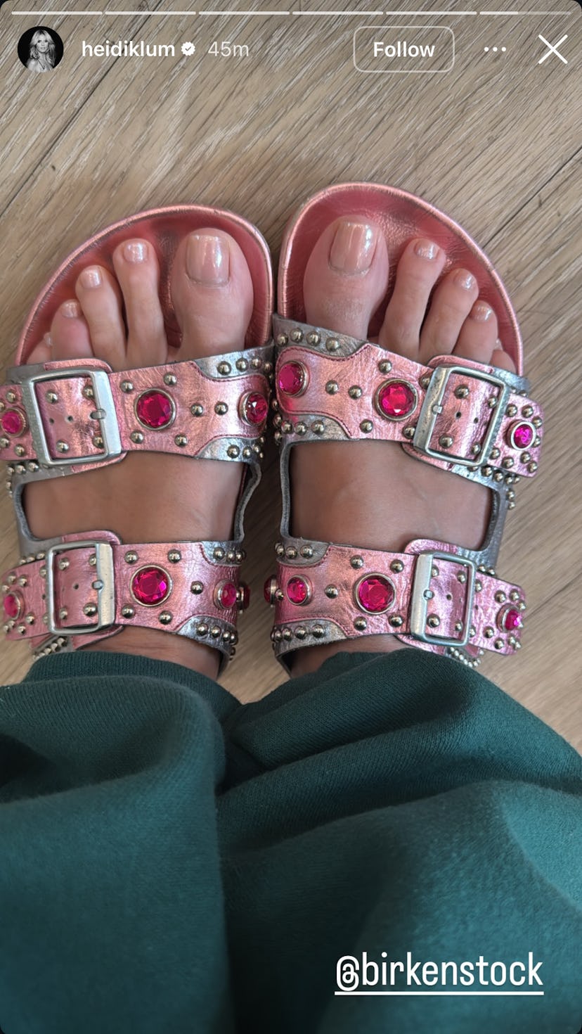 Heidi Klum wears Birkenstocks.
