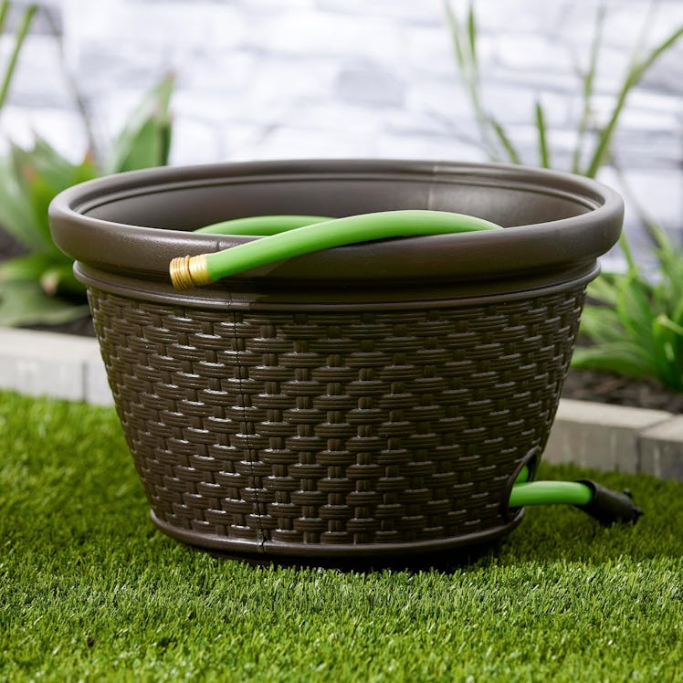 Suncast Decorative Wicker Garden Hose Holder Pot