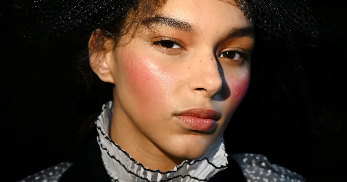 The London Fashion Week Fall/Winter 2025 Beauty Looks Are All So Edgy The London Fashion Week Fall/Winter 2025 Beauty Looks Are All So Edgy