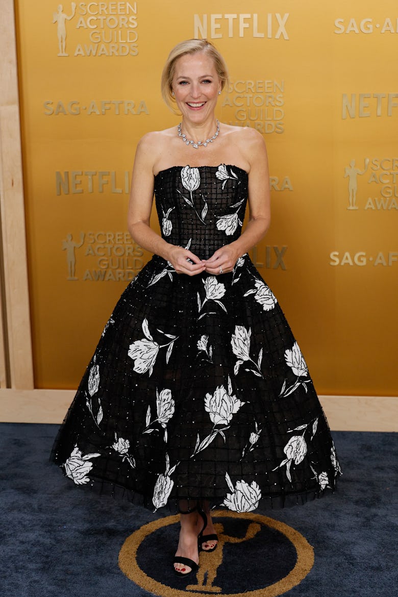 Gillian Anderson attends the 31st Annual Screen Actors Guild Awards at Shrine Auditorium and Expo Ha...