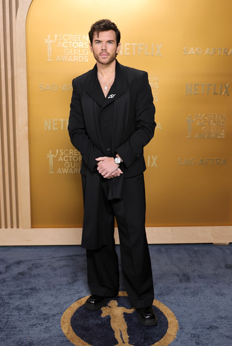 Luke Newton attends the 31st Annual Screen Actors Guild Awards at Shrine Auditorium and Expo Hall on...
