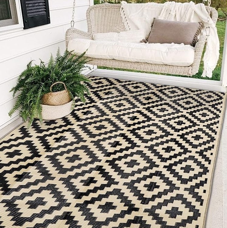 SAND MINE Waterproof Outdoor Rug