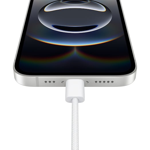 Apple iPhone 16e USB-C charger port