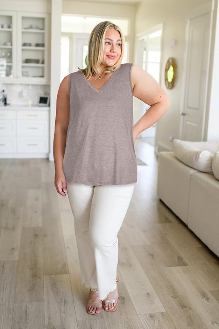 JOELLYUS Plus-Size V-Neck Tank