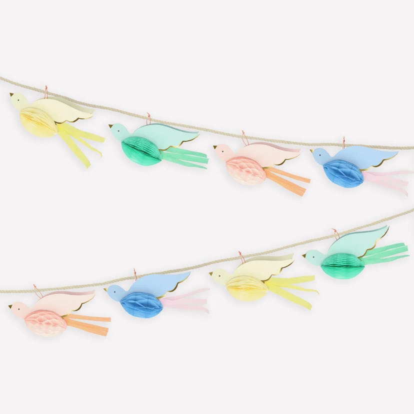 Honeycomb Bird Garland, a cute nesting party decoration idea