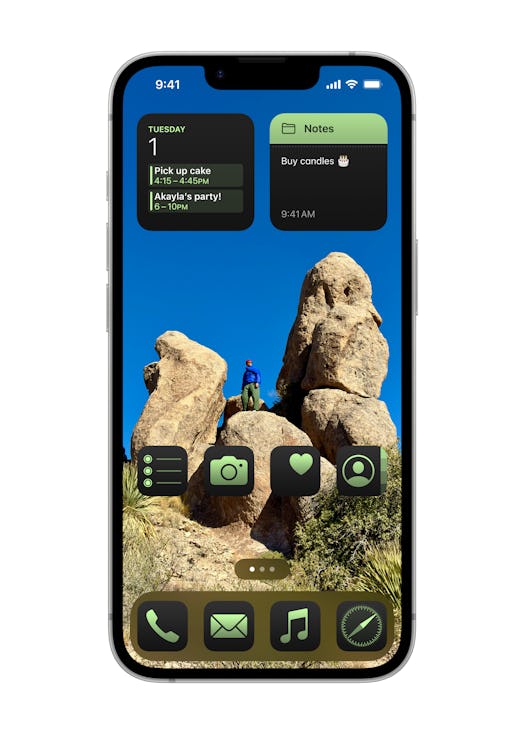 Apple’s iPhone 16e customizable home screen