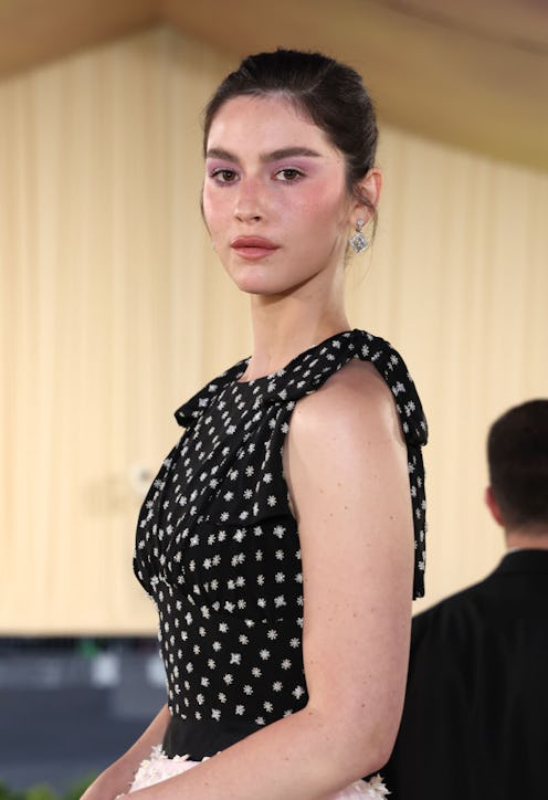 How to achieve the "watercolor blush" trend, according to a pro makeup artist.