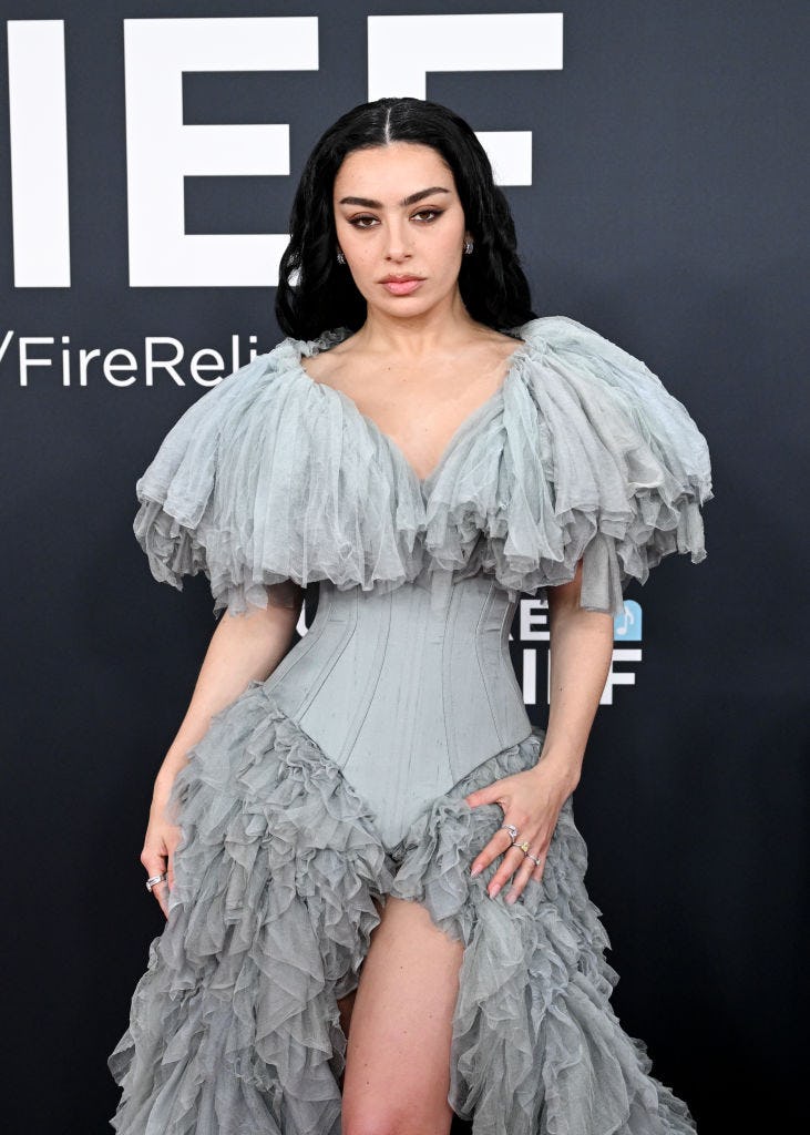 Charli XCX&rsquo;s Grammys 2025 nails