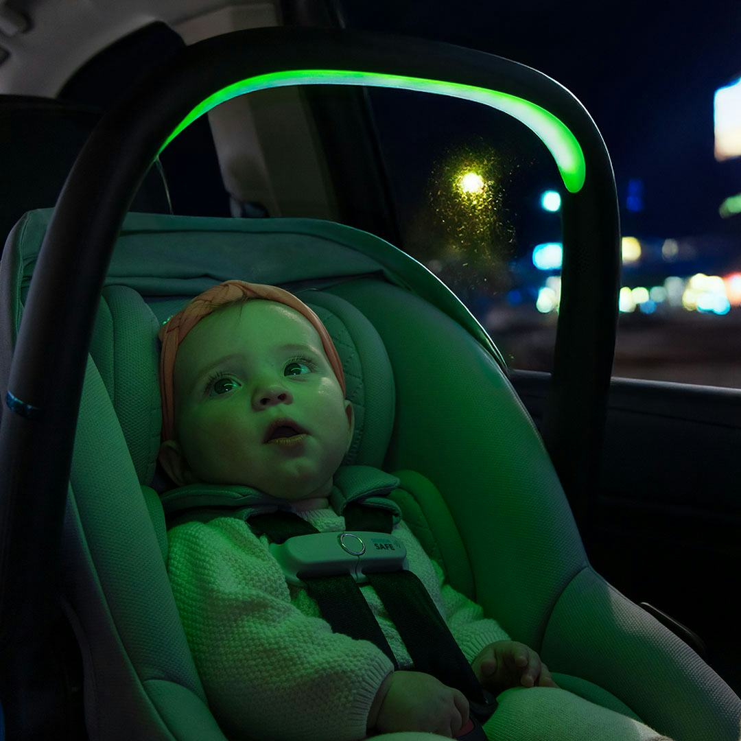 This Shyft Intuiti+ Travel System Has Some Pretty Impressive Bells & Whistles