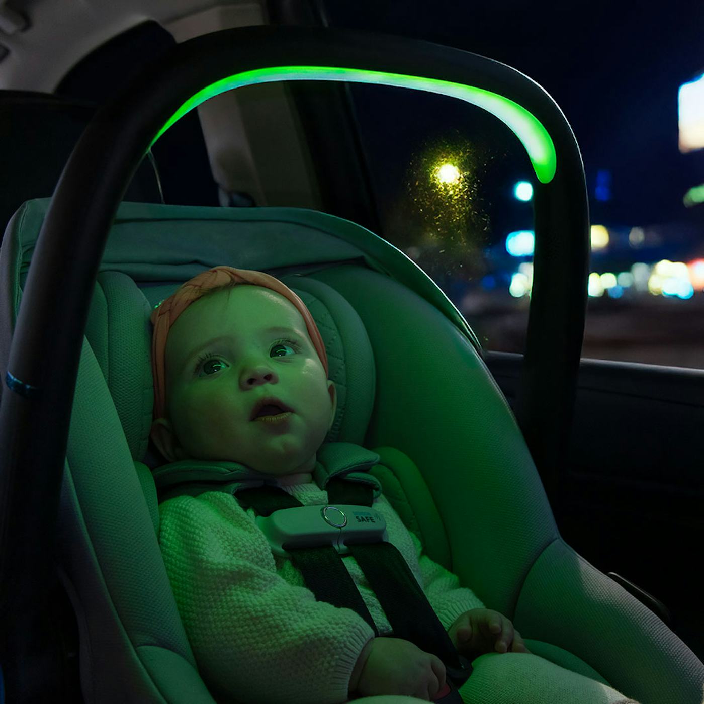 This Shyft Intuiti+ Travel System Has Some Pretty Impressive Bells & Whistles