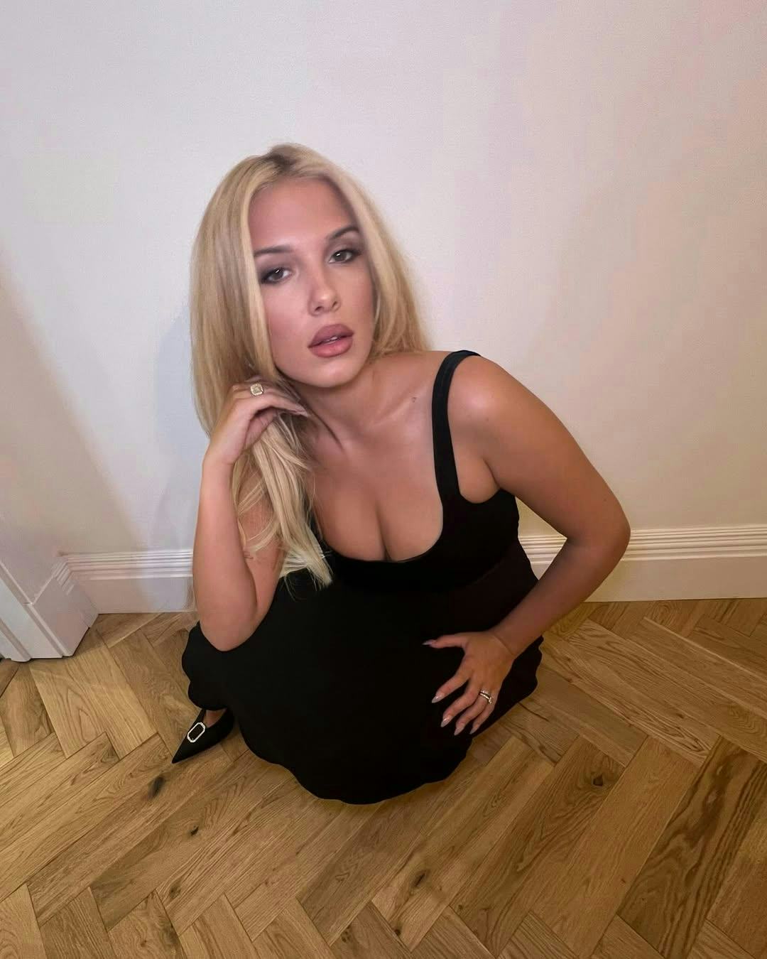 Millie Bobby Brown&rsquo;s Y2K blonde hair