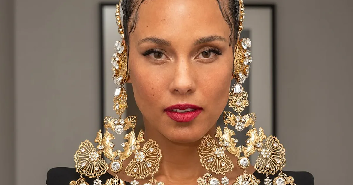 Alicia Keys’ 2025 Grammys Makeup Has Total Goddess Energy