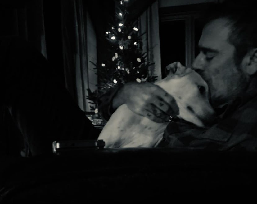 Jeffrey Dean Morgan and his puppy, Irwin. Screenshot via Instagram
