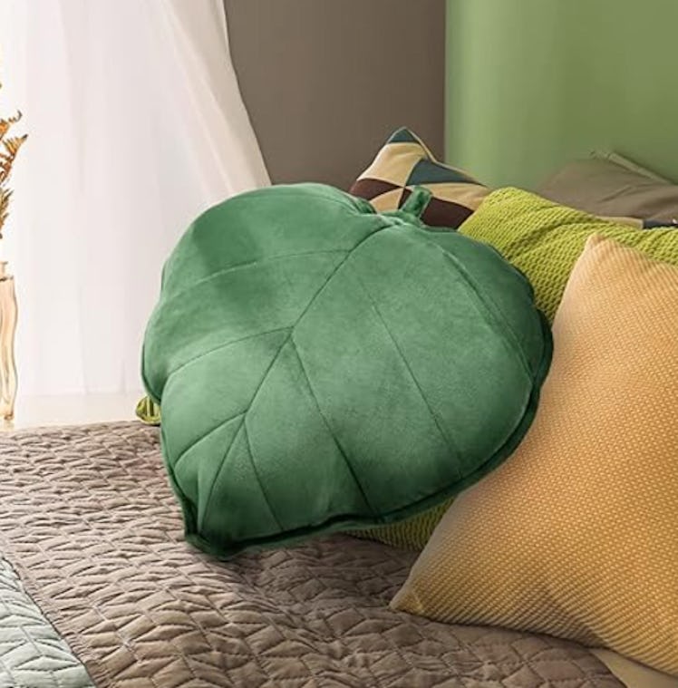 Yookeer Leaf Throw Pillows (2-Pack)