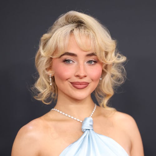 All the deets behind Sabrina Carpenter’s makeup routine.